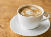 Minum Kopi Saat Sahur: Bikin Puasa Lebih Bertenaga atau Justru Cepat Haus? Ini Penjelasan Medisnya