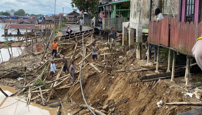 Longsor di Bantaran Sungai Kahayan Buat Aktifitas Warga Lumpuh Total, Belasan KK Terisolasi