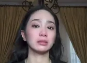 Bunga Zainal Menangis Usai Dituding Pelit oleh Ibu dan Kakaknya 