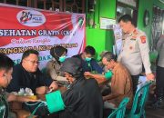 Salurkan Bansos dan Layanan Kesehatan Gratis