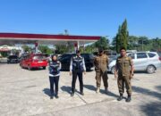 Satpol PP dan Dishub Awasi Antrean BBM di SPBU