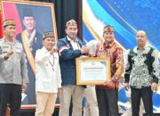 Bupati Yamin Terima Penghargaan dari BNN