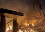 Damkar Kesulitan Air, Rumah di Batu Mutiara Ludes