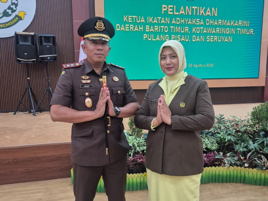 Kepala Kejaksaan Negeri Pulang Pisau Adief Swandaru SH MH bersama istri