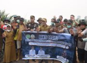 Bupati dan Kajari Pulpis Monitoring dan Bakti Sosial Karhutla di Desa Kantan Atas