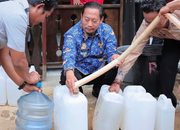 Bupati Masduki Salurkan Air Bersih ke Desa Kenawan