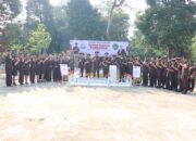 Kajari Pulpis Pimpin Tabur Bunga di TMP HM Sanusi