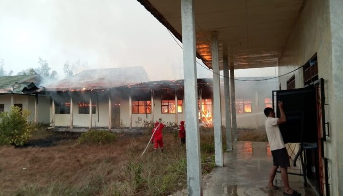 Karhutla Bakar Tiga Ruang Kelas SMKN 1 Timpah