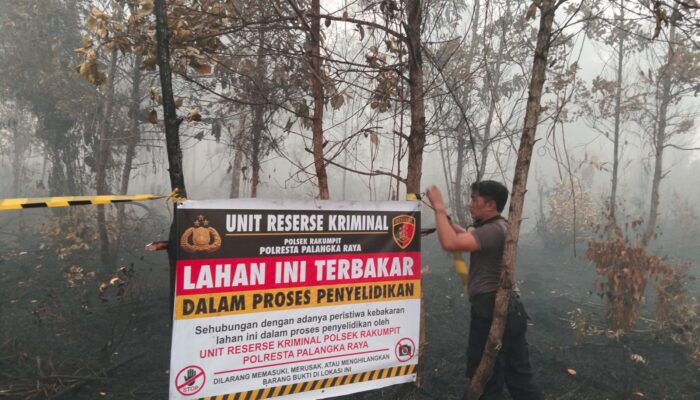 Amankan Jejak Karhutla, Pasang Garis Polisi