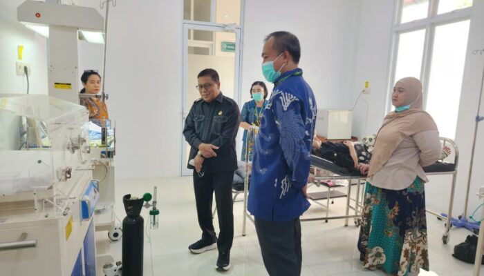 Subandi Tinjau Pelayanan dan Fasilitas Puskesmas Menteng