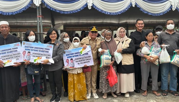 Warga Baamang Terdampak Karhutla Dapat Bantuan Gubernur